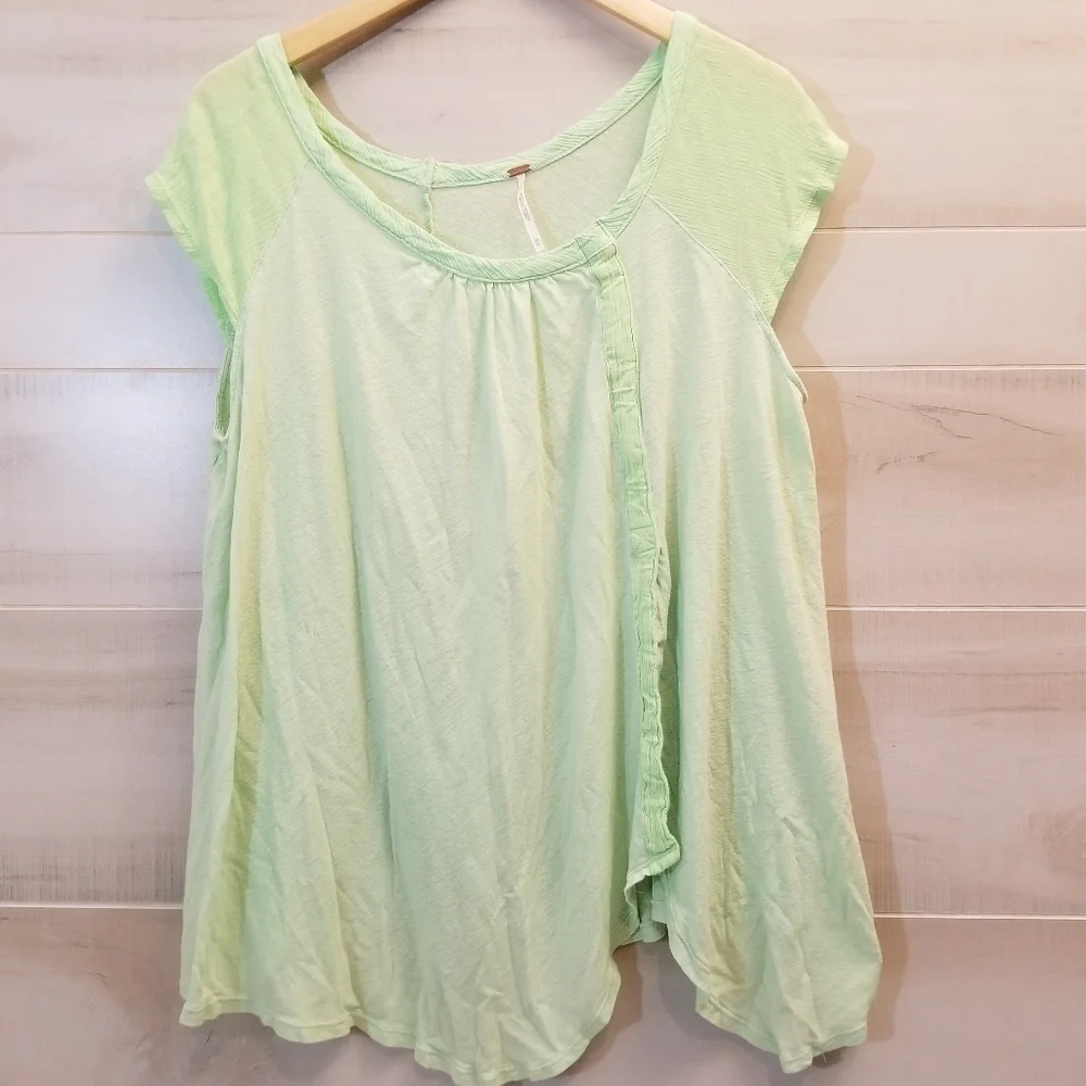 {M} Free People Keep It Casual Tee Queen Green